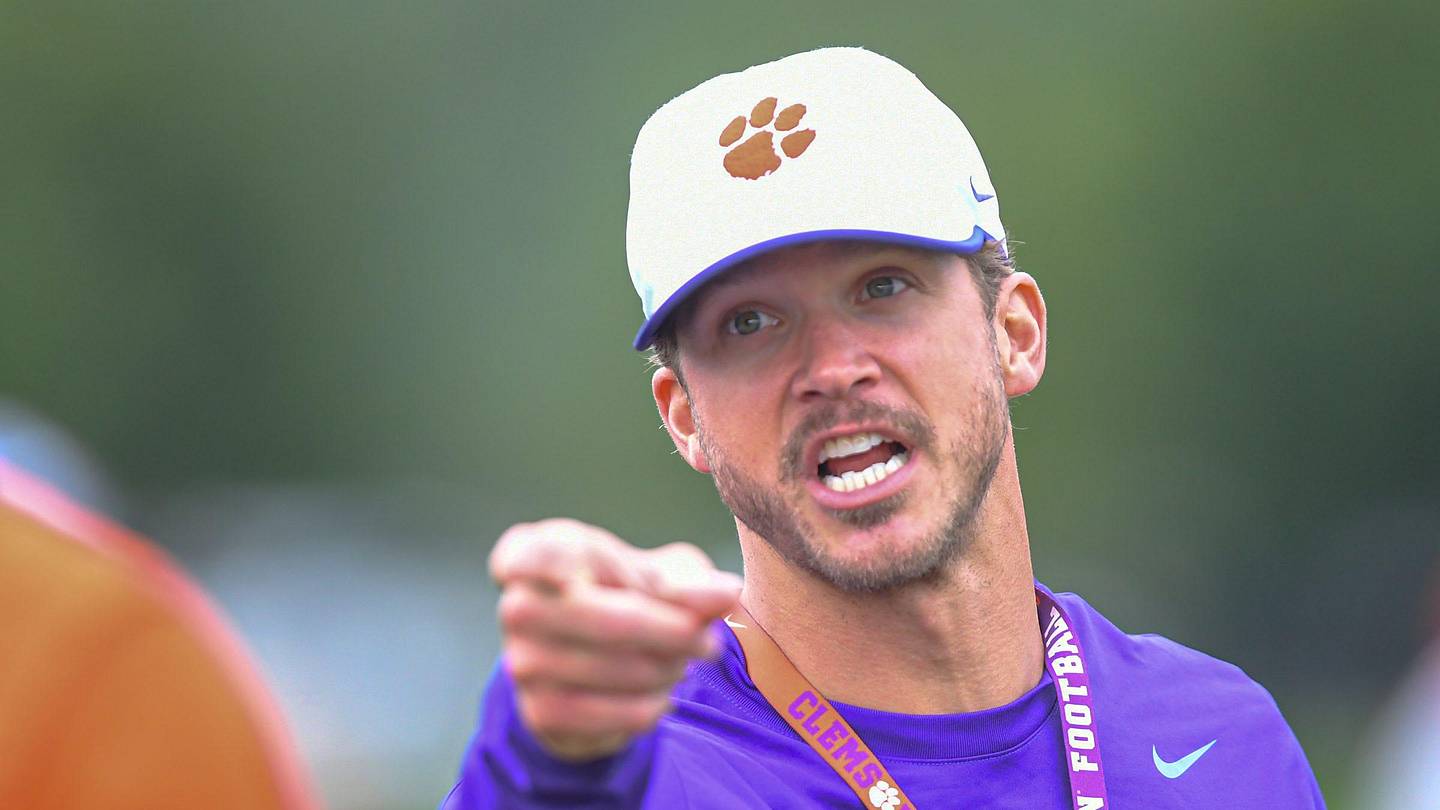 Clemson Flips Prediction for Son of Former All-Pro After Recent Offer