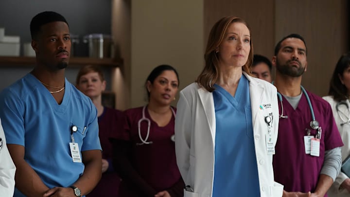 DOC: L-R: Patrick Walker and Molly Parker in the "Big Chair" episode of DOC airing Tuesday, April. 7 (9:00-10:00 PM ET/PT) on FOX. CR: John Medland/FOX. ©2026 FOX Media LLC. DOC: L-R: Patrick Walker and Molly Parker in the "Big Chair" episode of DOC airing Tuesday, April. 7 (9:00-10:00 PM ET/PT) on FOX. CR: John Medland/FOX. ©2026 FOX Media LLC.