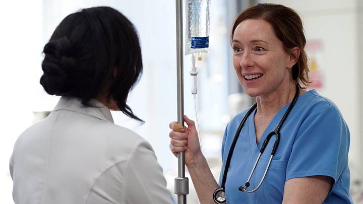 DOC: L-R: Amirah Vann and Molly Parker in the 2-hour Season Finale "Stuck" episode of DOC airing Tuesday, April. 14 (8:00-10:00 PM ET/PT) on FOX. CR: John Medland/FOX. ©2026 FOX Media LLC.