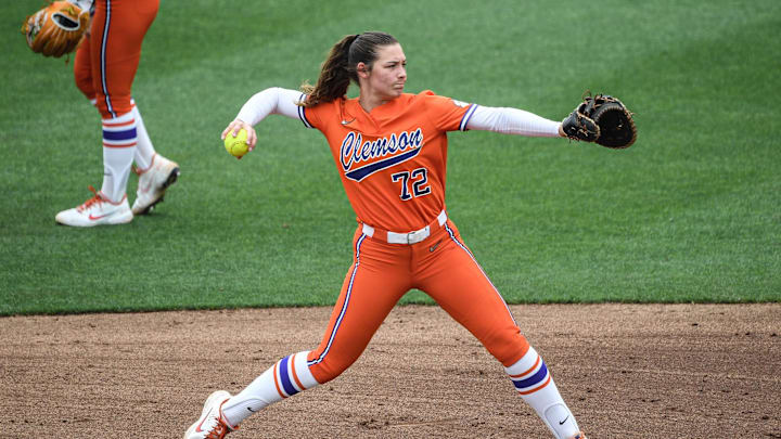 Clemson's Valerie Cagle (72) 