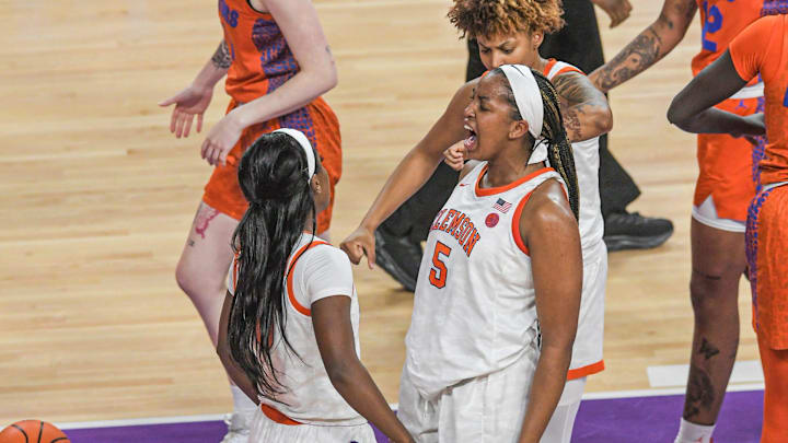 Clemson senior forward Amari Robinson (5)
