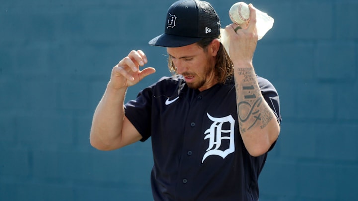 Detroit Tigers pitcher Michael Lorenzen warms up before throwing at Spring Training.