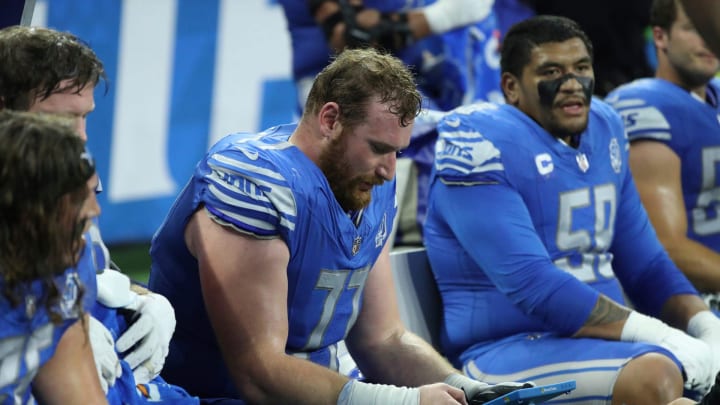 Detroit Lions center Frank Ragnow (77) 