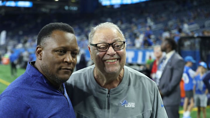 Former Detroit Lions running back Barry Sanders, left, and former Lions head coach Wayne Fontes.