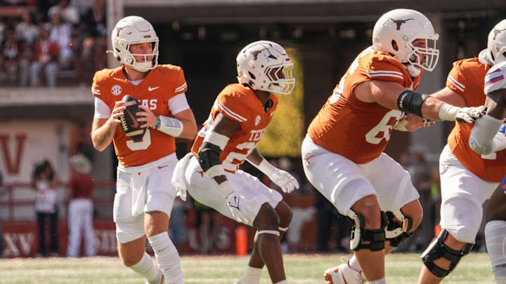 Texas Longhorns quarterback Quinn Ewers (3) looks to pass the ball during the Longhorns' game against the Florida Gators, Nov. 9, 2024 at Darrell K. Royal-Texas Memorial Stadium in Austin.