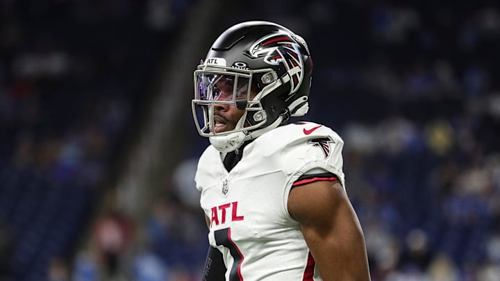 Atlanta Falcons cornerback Jeff Okudah (1) warms up before the Detroit Lions game at Ford Field in Detroit on Sunday, Sept. 24, 2023. Atlanta Falcons cornerback Jeff Okudah (1) warms up before the Detroit Lions game at Ford Field in Detroit on Sunday, Sept. 24, 2023.