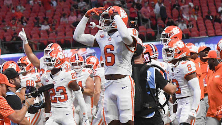 Aug 31, 2024; Atlanta, Georgia, USA; Clemson Tigers cornerback Tavoy Feagin (6) before the 2024 Aflac Kickoff Game with the University of Georgia Bulldogs at Mercedes-Benz Stadium. Mandatory Credit: - Ken Ruinard - Imagn Images Aug 31, 2024; Atlanta, Georgia, USA; Clemson Tigers cornerback Tavoy Feagin (6) before the 2024 Aflac Kickoff Game with the University of Georgia Bulldogs at Mercedes-Benz Stadium. Mandatory Credit: - Ken Ruinard - Imagn Images