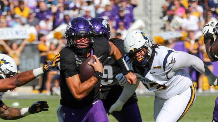 Jaden Craig using his legs against West Virginia Jaden Craig using his legs against West Virginia