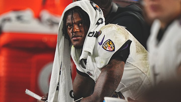 Jackson passed for 273 yards and a touchdown and rushed for 122 yards. Jackson passed for 273 yards and a touchdown and rushed for 122 yards.