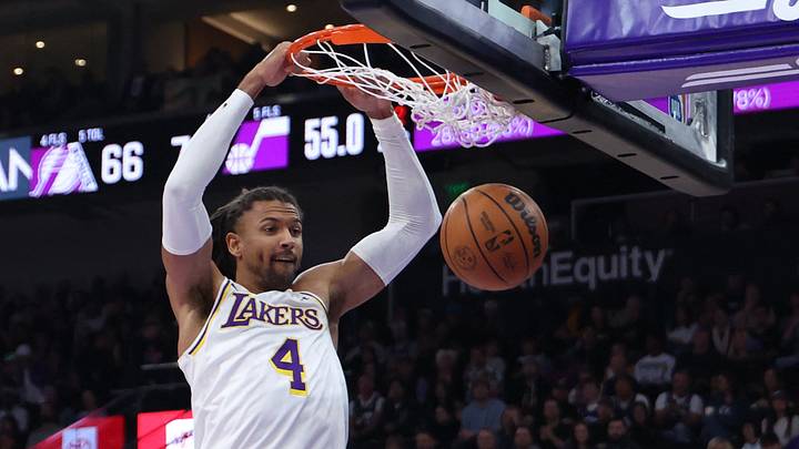 Lakers guard Matisse Thybulle (4), the ex-Husky, dunks the ball against the Utah Jazz.
