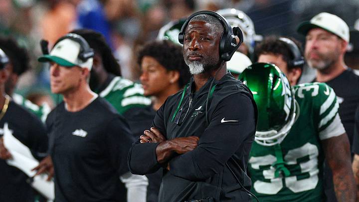 Aug 28, 2026; East Rutherford, New Jersey, USA; New York Jets head coach Aaron Glenn looks on during the second half against the New York Giants at MetLife Stadium. Mandatory Credit: Vincent Carchietta-Imagn Images Aug 28, 2026; East Rutherford, New Jersey, USA; New York Jets head coach Aaron Glenn looks on during the second half against the New York Giants at MetLife Stadium. Mandatory Credit: Vincent Carchietta-Imagn Images