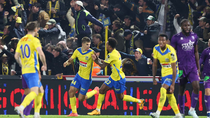 Luka Vuskovic celebrates against Beerschot 