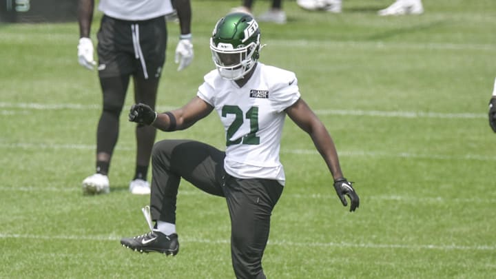 Jun 11, 2025; Florham Park, NY, USA; New York Jets cornerback Brandon Stephens (21) warms up during minicamp at Atlantic Health Jets Training Center. Mandatory Credit: John Jones-Imagn Images Jun 11, 2025; Florham Park, NY, USA; New York Jets cornerback Brandon Stephens (21) warms up during minicamp at Atlantic Health Jets Training Center. Mandatory Credit: John Jones-Imagn Images