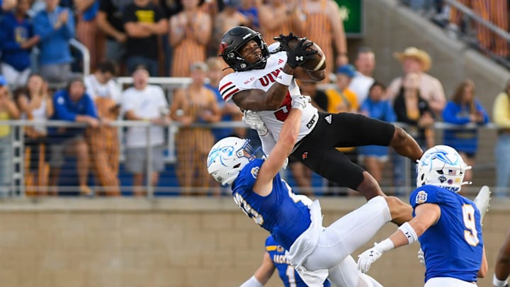 Incarnate Word wide receiver Roy Alexander (9) goes in for the catch on Saturday, Sept. 7, 2024, at Dana J. Dykhouse Stadium in Brookings.