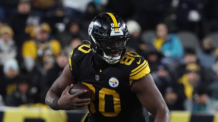 Pittsburgh Steelers tight end Darnell Washington Pittsburgh Steelers tight end Darnell Washington