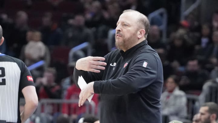 Apr 5, 2024; Chicago, Illinois, USA; New York Knicks head coach Tom Thibodeau gestures to his team