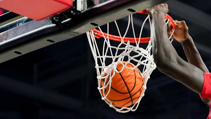 Cincinnati Bearcats forward Aziz Bandaogo (55) dunks the ball in the second half of a NCAA men’s basketball game between the Cincinnati Bearcats and Kansas State Wildcats, Wednesday, March 5, 2025, at Fifth Third Arena in Cincinnati. Wildcats won 54-49.