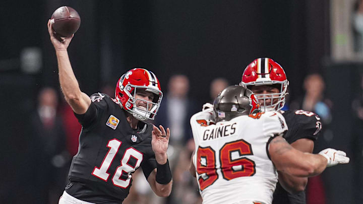 Atlanta Falcons quarterback Kirk Cousins set a franchise record for passing yards against the Tampa Bay Buccaneers. Atlanta Falcons quarterback Kirk Cousins set a franchise record for passing yards against the Tampa Bay Buccaneers.