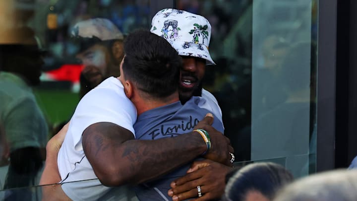 Messi y LeBron James se abrazaron en Miami