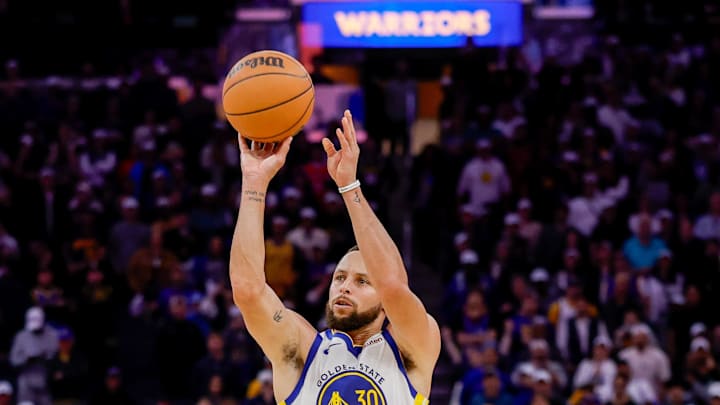 Stephen Curry and the Golden State Warriors are favored against the Portland Trail Blazers on Friday.