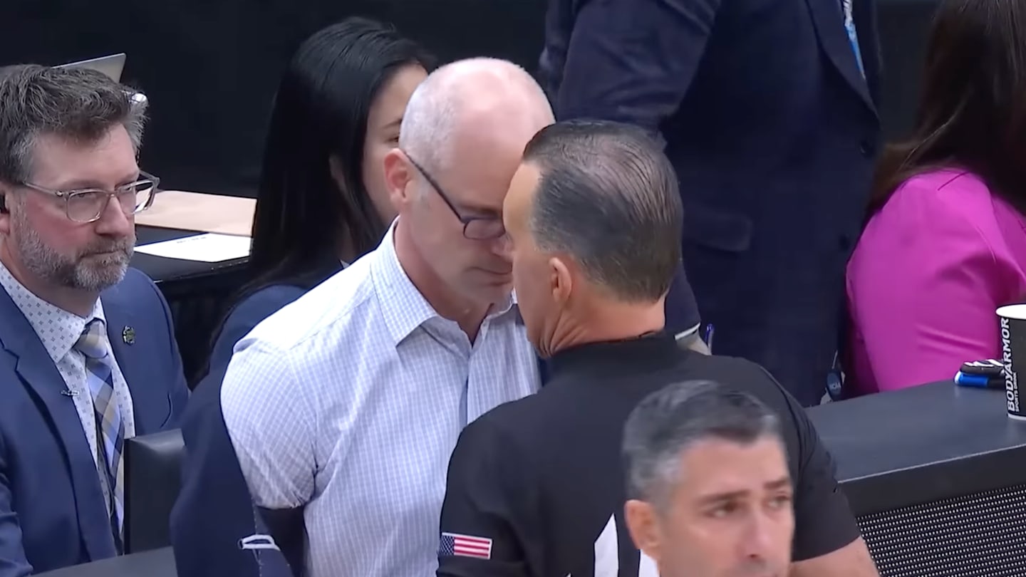 Dan Hurley Got Away With Giving a Referee a Menacing Forehead Tap After UConn’s Game