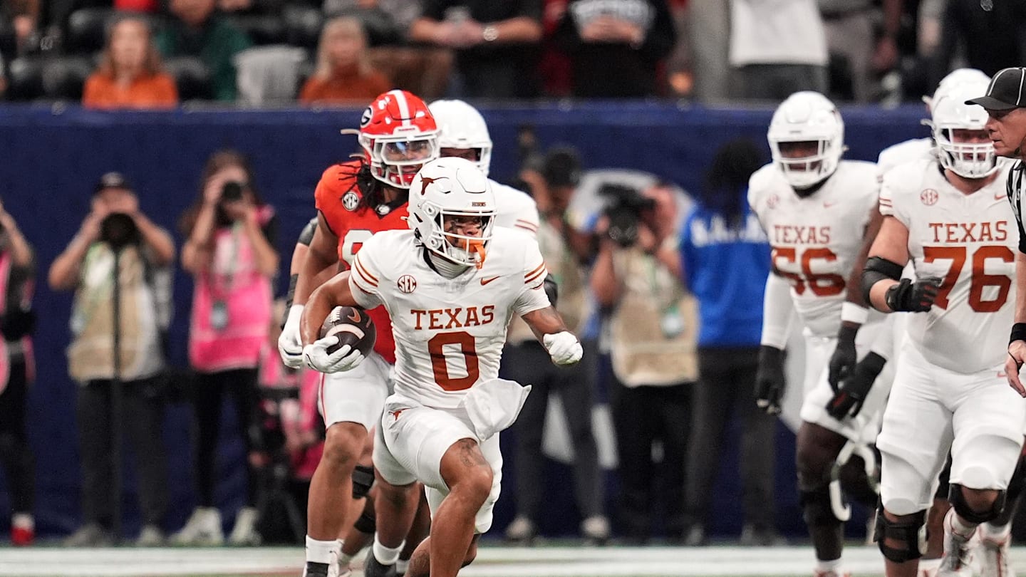 DeAndre Moore Jr.'s hilarious, unexpected take on Arch Manning vs. Quinn Ewers