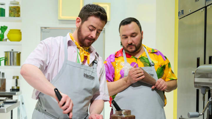 CRIME SCENE KITCHEN: L-R: Contestants Deiron and Janusz in the CRIME SCENE KITCHEN episode airing Thursday, Nov. 21 (9:01-10:00 PM ET/PT) on FOX. CR/ FOX ©2024 FOX Media LLC.