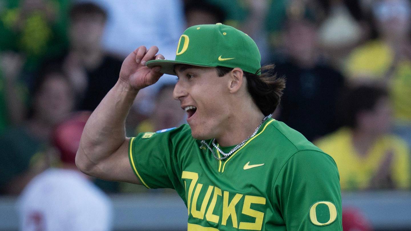 Austin Super Regional Bracket: Oregon vs. Texas Schedule, How to Watch