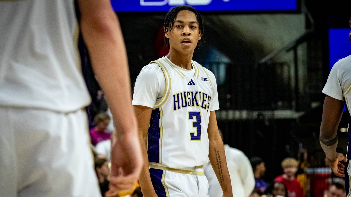 BJ Roy Plays Against Minnesota, Symbolizes Husky Past