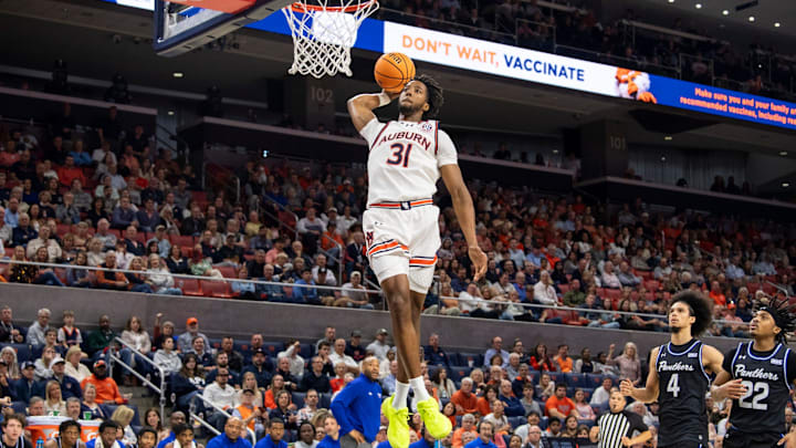 Auburn Tigers forward Chaney Johnson has a breakout night to take down Georgia State