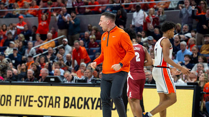 Auburn Tigers head coach Steven Pearl was not happy with his team's late defensive effort.