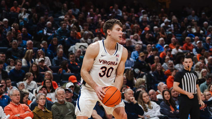 Virginia Cavaliers guard Dallin Hall