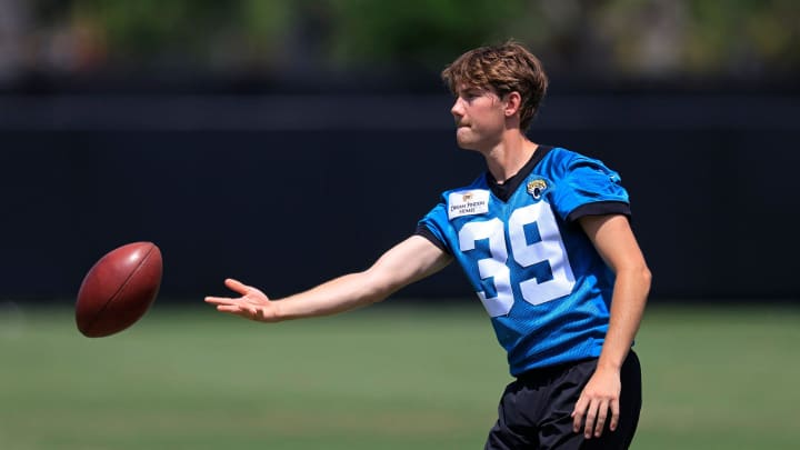 Jacksonville Jaguars place kicker Cam Little (39) tosses a ball during an organized team activity Tuesday, May 28, 2024 at EverBank Stadium’s Miller Electric Center in Jacksonville, Fla.