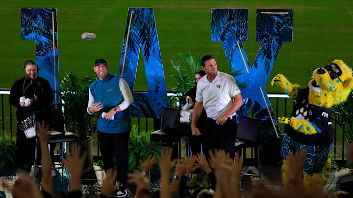 Jacksonville Jaguars head coach Liam Coen throws t-shirt into the stands next to Jacksonville Jaguars Hall of Famer Tony Boselli Thursday, Jan. 30, 2025 at EverBank Stadium in Jacksonville, Fla. Jaguars fans got a chance to see the new head coach speak and give a warm welcome at the stadium.