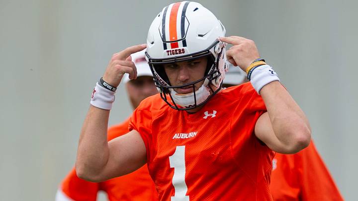 Auburn Tigers quarterback Payton Thorne (1) during practice at Woltosz Football Performance Center Auburn Tigers quarterback Payton Thorne (1) during practice at Woltosz Football Performance Center