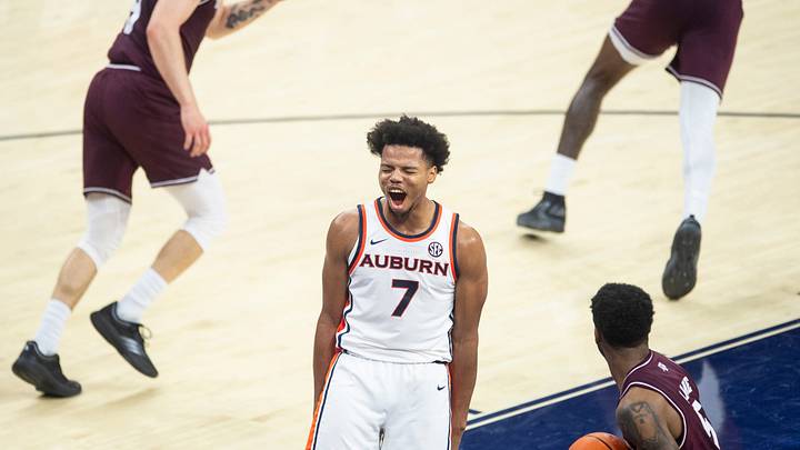 Auburn Tigers forward Keyshawn Hall (7) celebrates his dunk as Auburn Tigers take on Texas A&M Aggies at Neville Arena in Auburn, Ala. on Tuesday, Jan. 6, 2026. Auburn Tigers lead Texas A&M Aggies 47-37 at halftime.