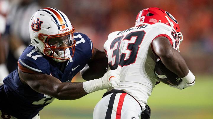 Auburn Tigers linebacker Xavier Atkins (17) picks up another award ahead of the 2026 season.