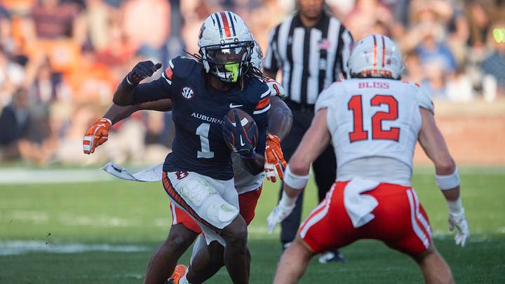 Former Auburn Tigers wide receiver Eric Singleton Jr. (1) transferred to the Florida Gators in the winter. Former Auburn Tigers wide receiver Eric Singleton Jr. (1) transferred to the Florida Gators in the winter.