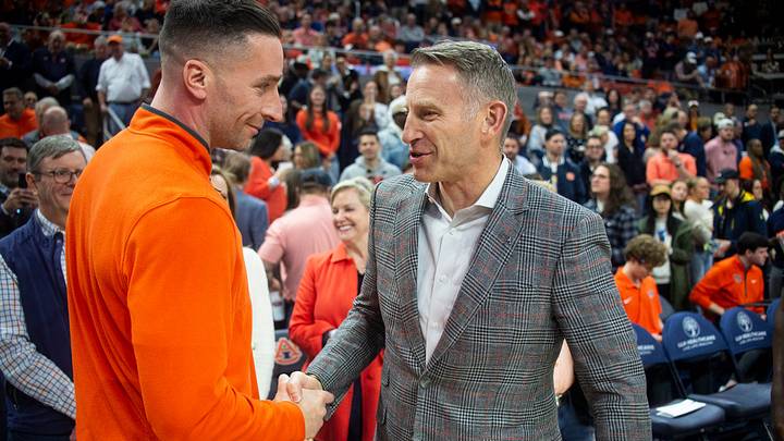 Auburn Tigers head coach Steven Pearl and Alabama Crimson Tide head coach Nate Oats had to split up an altercation in the first half of an exhibition on Thursday. Auburn Tigers head coach Steven Pearl and Alabama Crimson Tide head coach Nate Oats had to split up an altercation in the first half of an exhibition on Thursday.