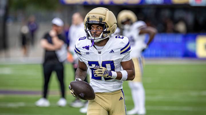 D'Aryhian Clemons switched from corner to running back this spring.
