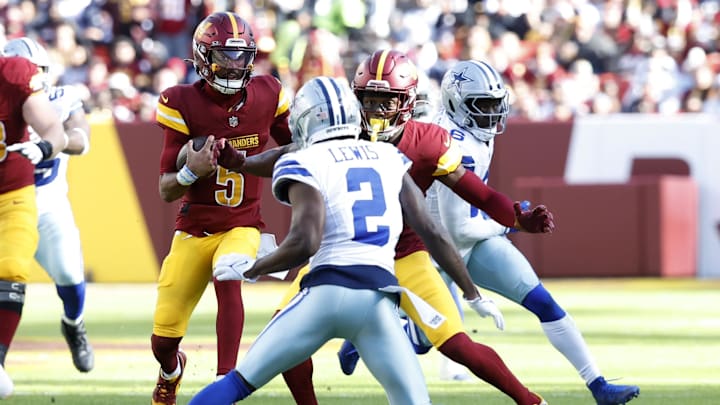 Fans booed Jayden Daniels and the Washington offense after a half filled with errors 