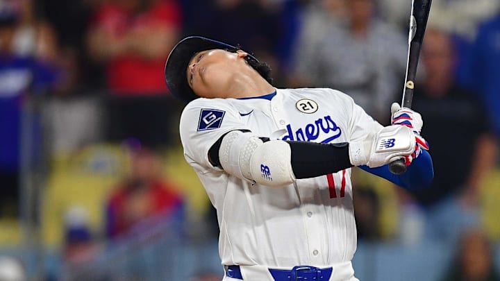 Sep 15, 2025; Los Angeles, California, USA; Los Angeles Dodgers designated hitter Shohei Ohtani (17) moves to avoid an inside pitch during his at bat against the Philadelphia Phillies during the ninth inning at Dodger Stadium. Mandatory Credit: Gary A. Vasquez-Imagn Images Sep 15, 2025; Los Angeles, California, USA; Los Angeles Dodgers designated hitter Shohei Ohtani (17) moves to avoid an inside pitch during his at bat against the Philadelphia Phillies during the ninth inning at Dodger Stadium. Mandatory Credit: Gary A. Vasquez-Imagn Images