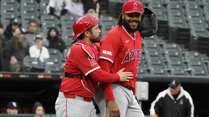 Mar 30, 2025; Chicago, Illinois, USA; Los Angeles Angels pitcher Kenley Jansen (74) celebrates with catcher Travis d'Arnaud (25) after defeating the Chicago White Sox at Guaranteed Rate Field. Mandatory Credit: David Banks-Imagn Images Mar 30, 2025; Chicago, Illinois, USA; Los Angeles Angels pitcher Kenley Jansen (74) celebrates with catcher Travis d'Arnaud (25) after defeating the Chicago White Sox at Guaranteed Rate Field. Mandatory Credit: David Banks-Imagn Images