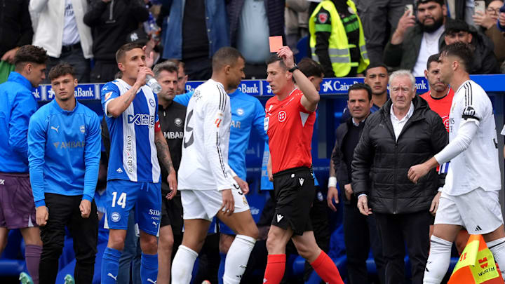 Deportivo Alaves v Real Madrid CF - La Liga EA Sports