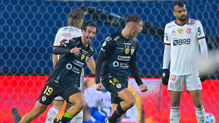 Carabajal foi o algoz do Flamengo no Equador