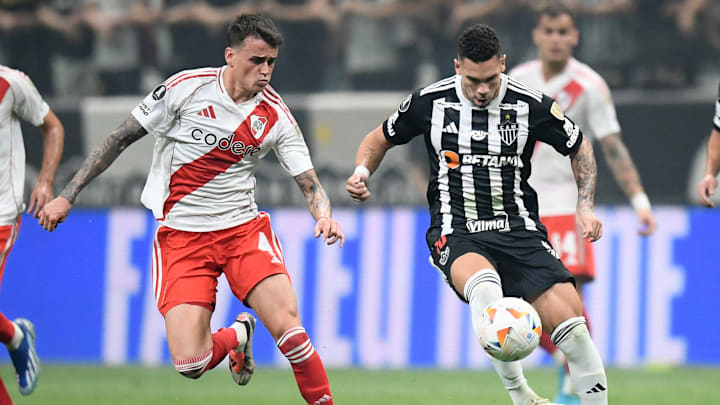 Galo e River se enfrentam nesta terça, 29, na Argentina