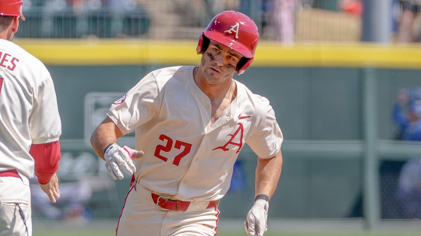 Florida Sweeps No. 4 Arkansas in First Home SEC Sweep Since 2016