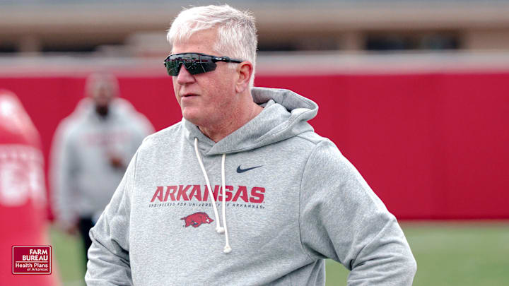 Arkansas Razorbacks defensive coordinator Ron Roberts at a spring practice.