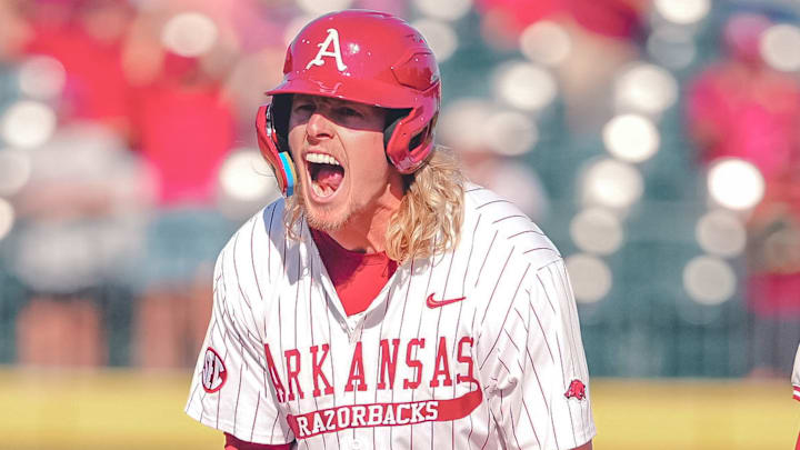 Arkansas Razorbacks Zack Stewart against the Oklahoma Sooners.