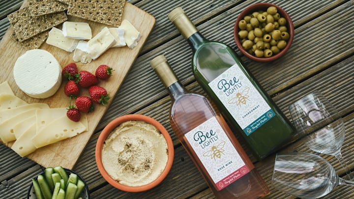 Bee Lightly wine by Albertsons Co